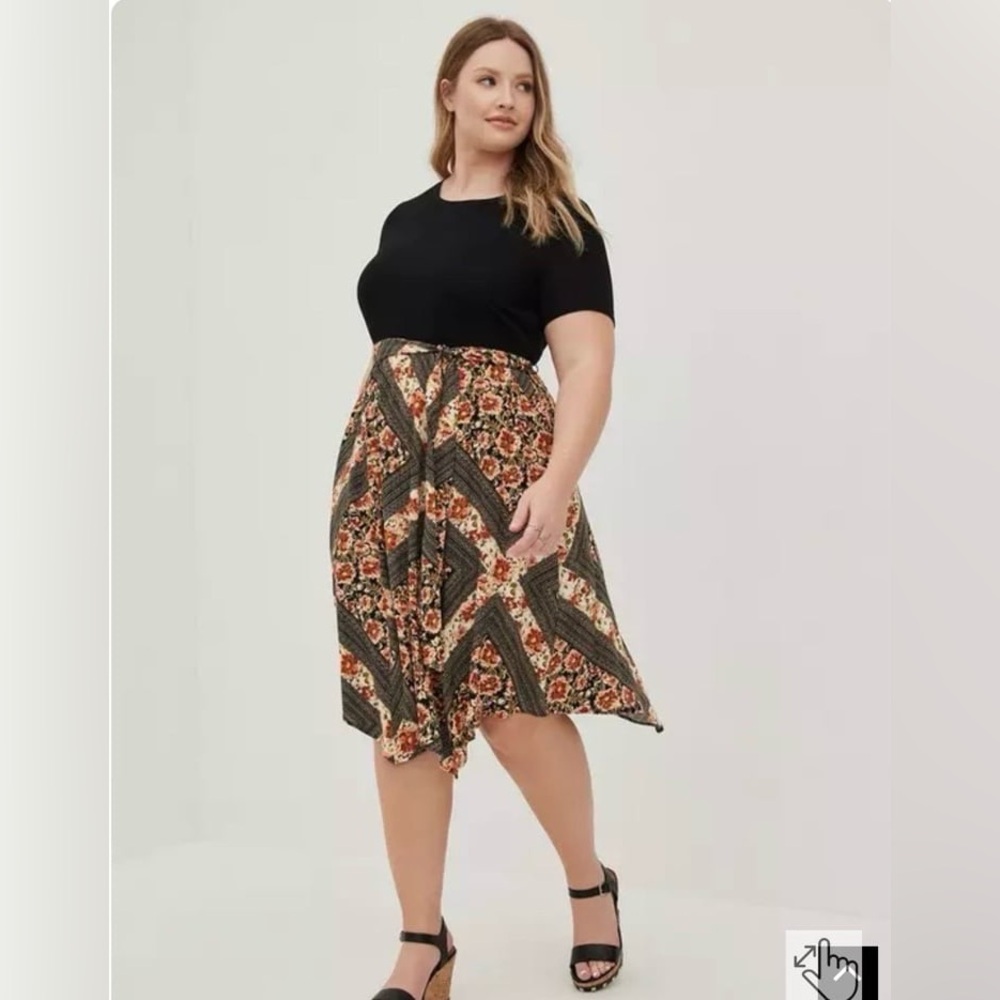 Torrid‎ Dress Size 0 Black Top Floral Handkerchief Hem Skirt Pockets Summer